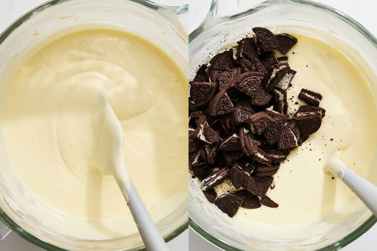 Stappen voor het maken van Oreo cheesecake: verkruimelen van Oreo koekjes voor de bodem, bereiden van een romige vulling, het toevoegen van extra Oreo stukjes, en het bakken of koelen van de cheesecake